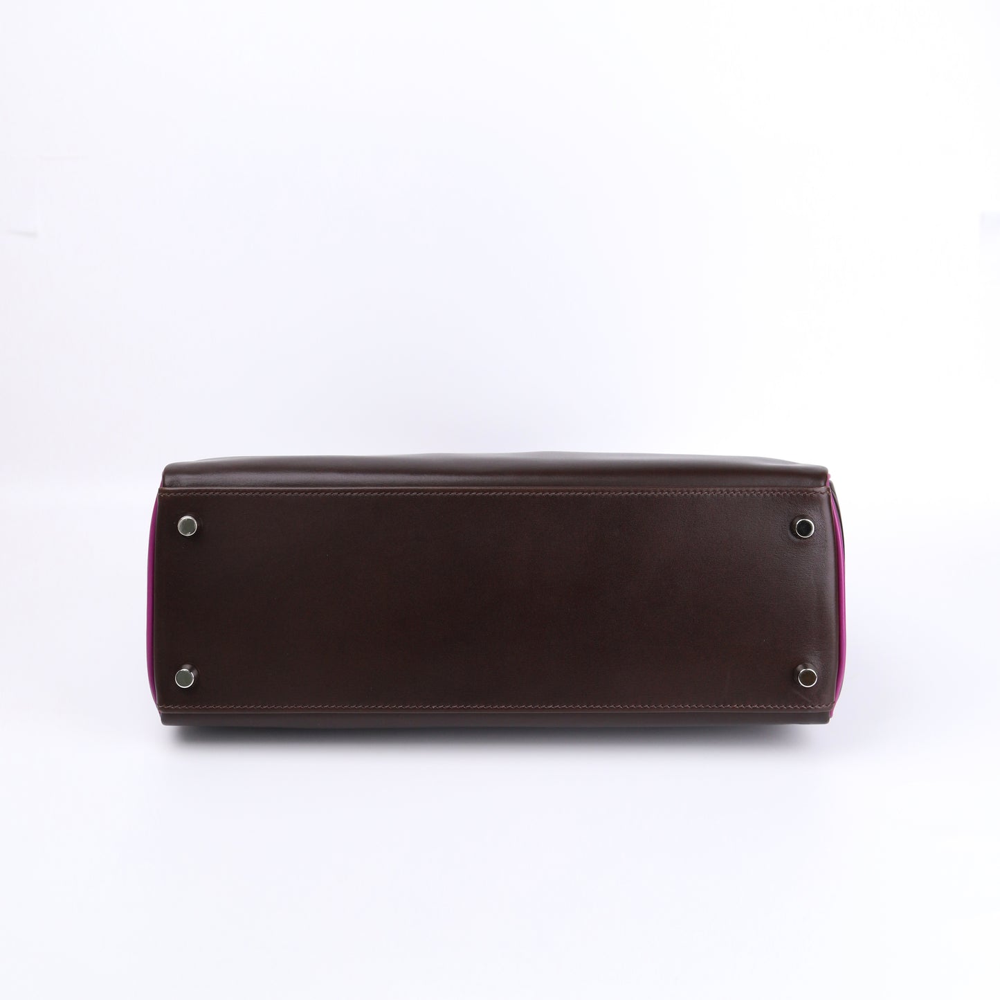 Hermes Kelly 32 Handbag in Box Calf Chocolate/Cyclamen 2005, bottom
