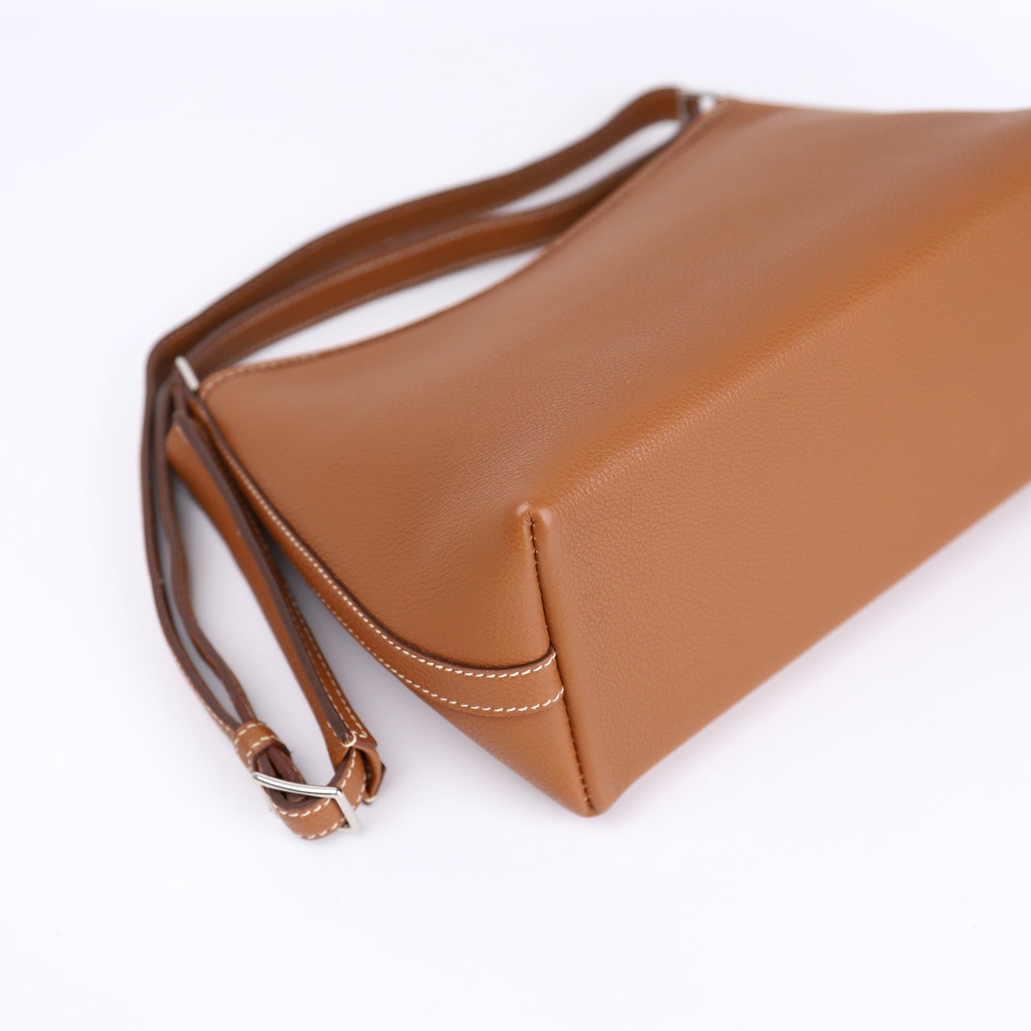 Hermes Berlingot Shoulder Bag in Togo Gold 2002, corner3