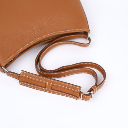 Hermes Berlingot Shoulder Bag in Togo Gold 2002, shoulder strap 