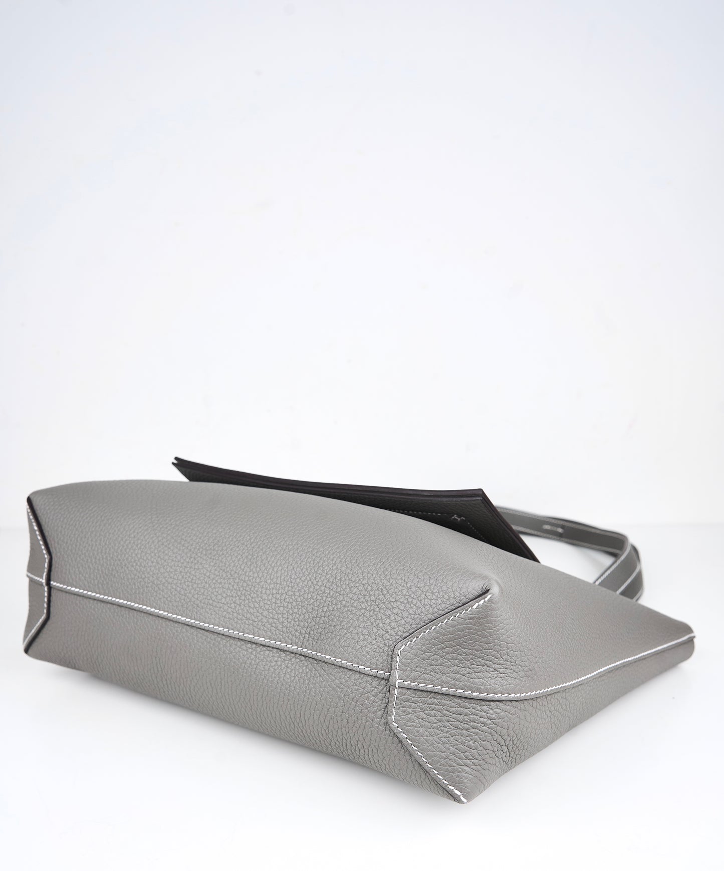 Hermes｜Cabasellier  totebag  Gris Meyer Taurillon Clemence 2022