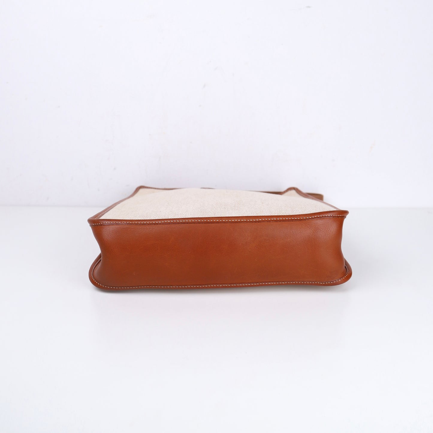 Hermès Vespa Shoulder Bag in Barenia/Toile Fauve 1996,bottom view