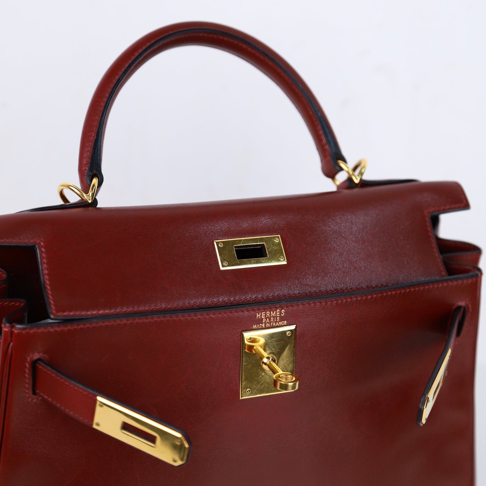 Hermes Kelly 28 Handbag in Box calf  Rouge H 2001, hardware, logo