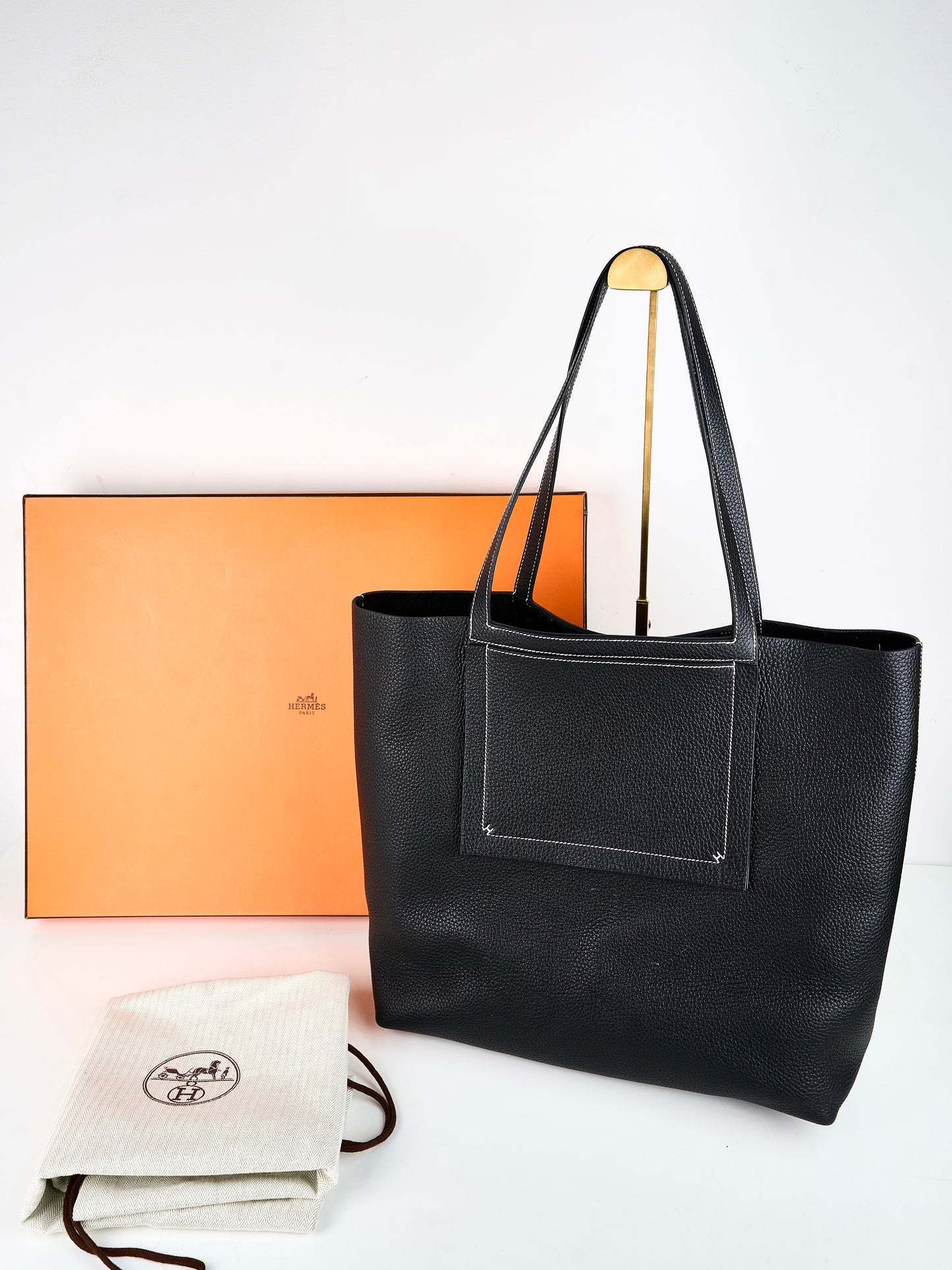 Hermes｜Cabasellier  totebag Black  Taurillon Clemence 2022