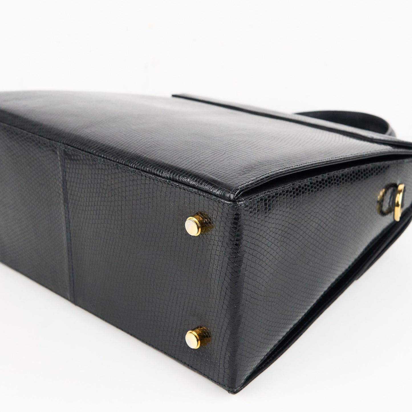 Ferragamo｜ Black Lizard Gancini Handbag