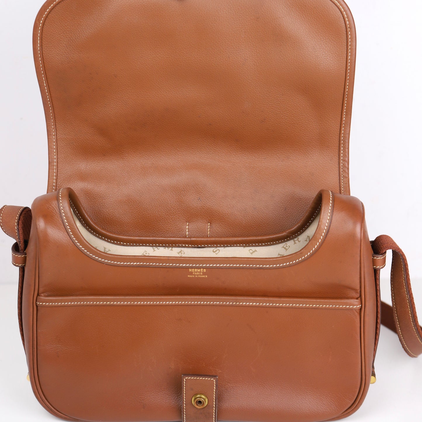 Hermes Noumea Shoulder Bag in Novillo Noisette 1985,logo