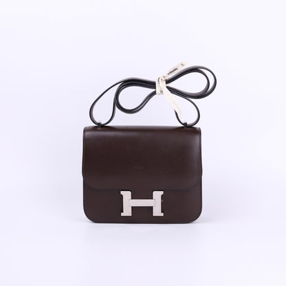 Hermes Constance 19 Shoulder Bag in Box-Calf Chocolat 2016 PHW，front view