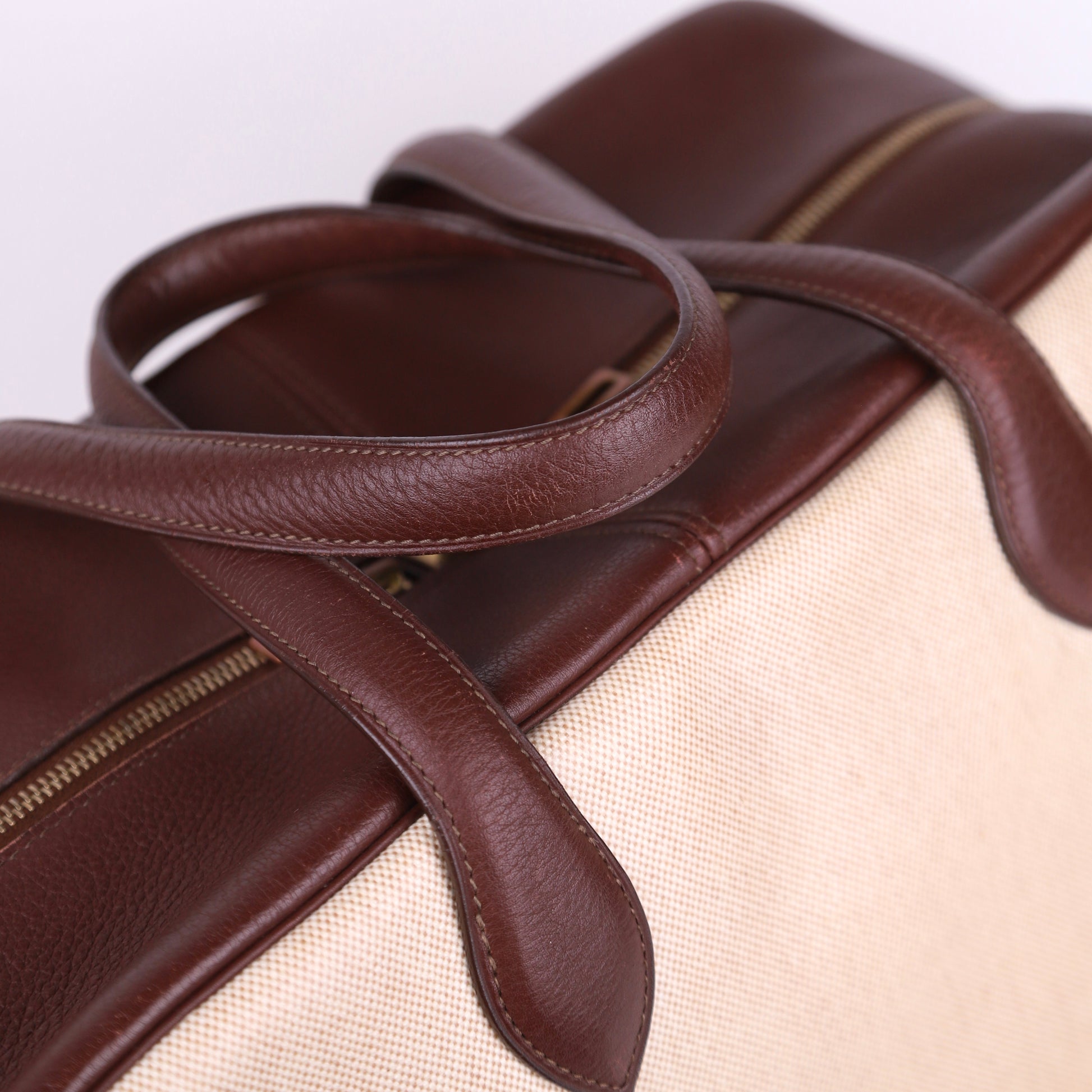 Hermes Victoria 43 Handbag in Togo/Canvas Chocolat，handle