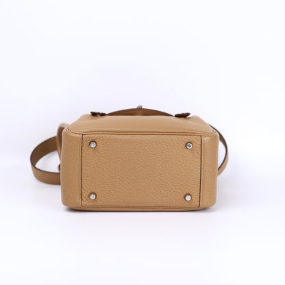 Hermes Lindy Mini in Biscuit Taurillon Clemence Shoulder Bag 2023,bottom