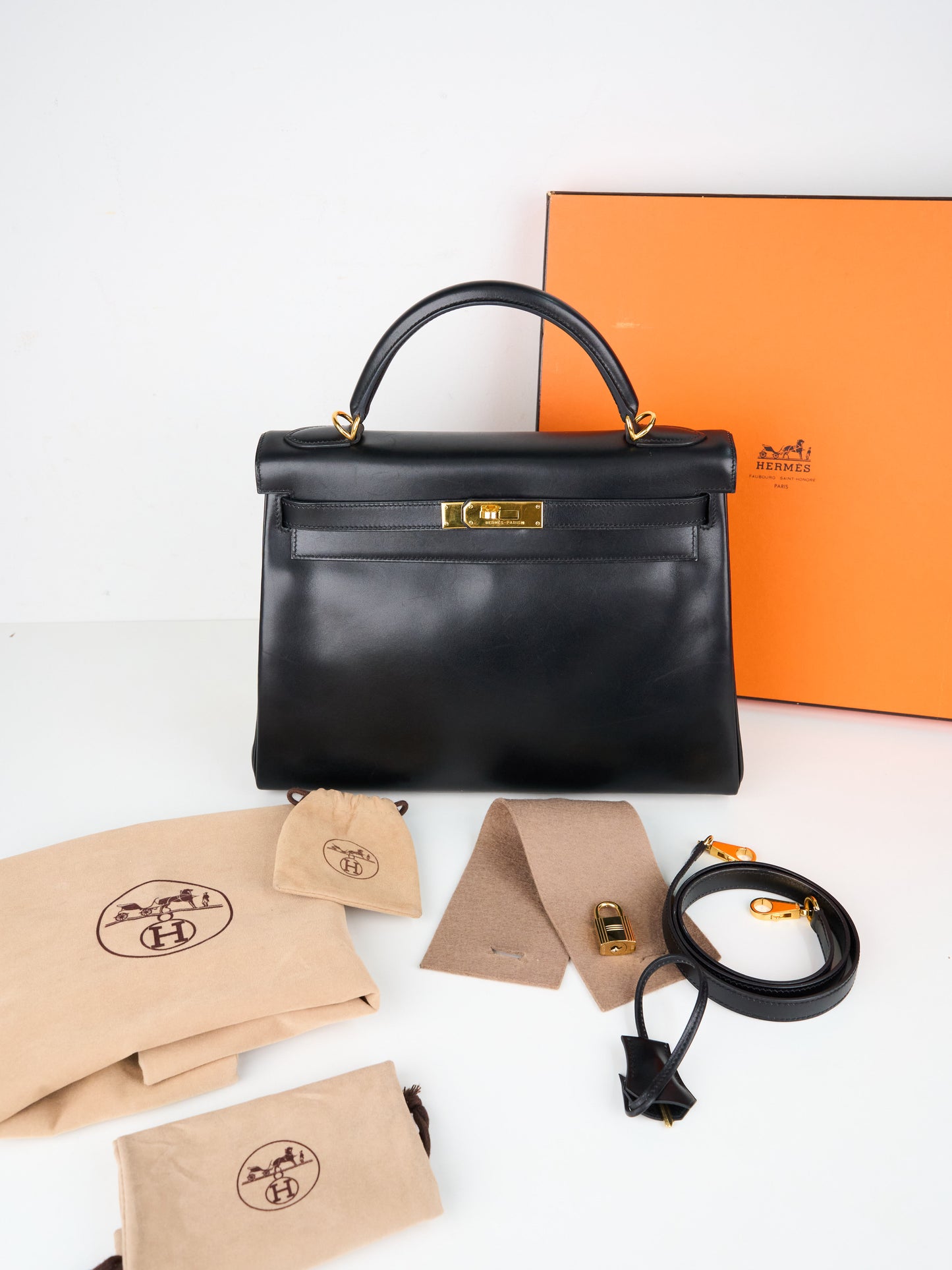 Hermes｜ Kelly32 Handbag  Box Calf 2000