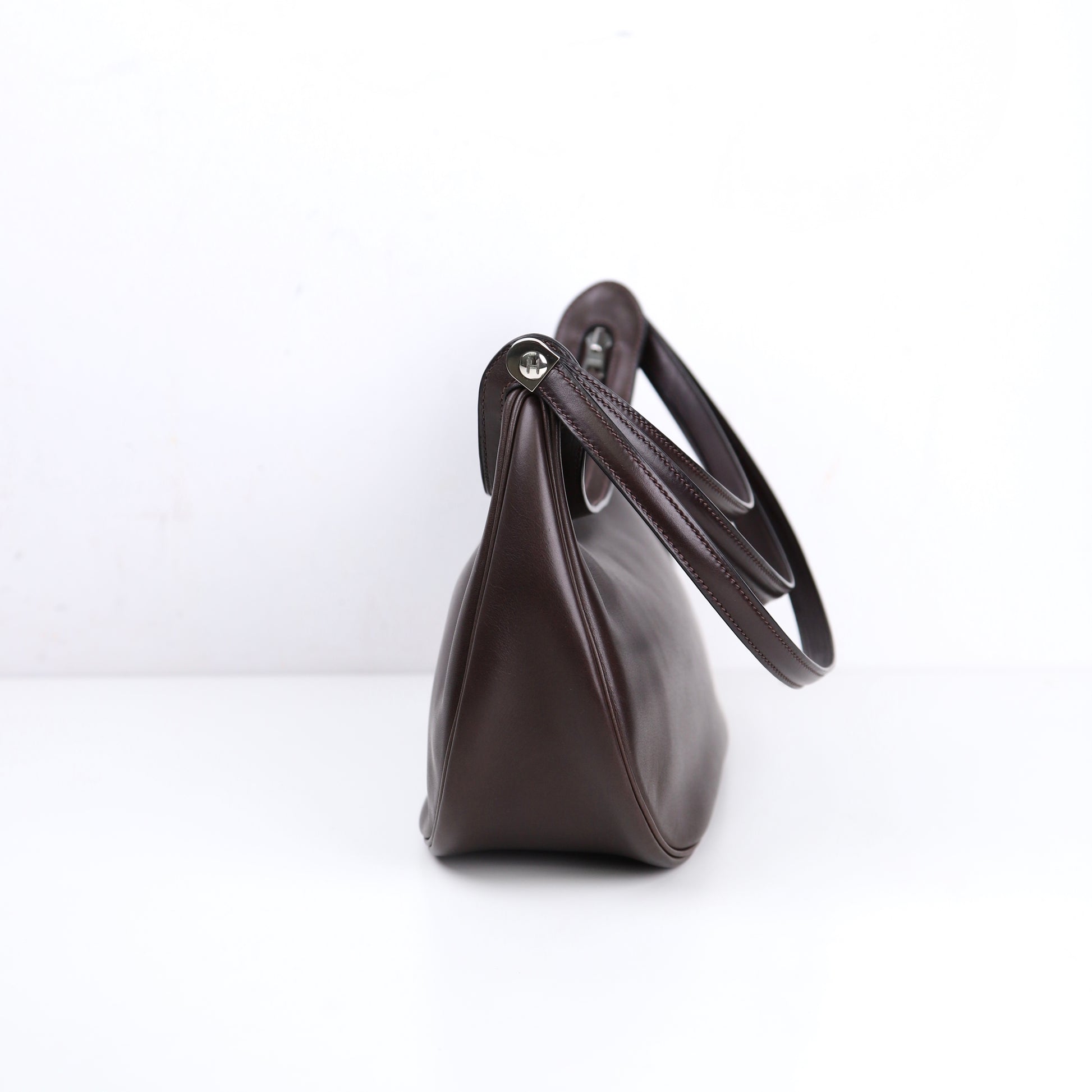 Hermès Caporal Handbag in Evercalf Ebene,right view