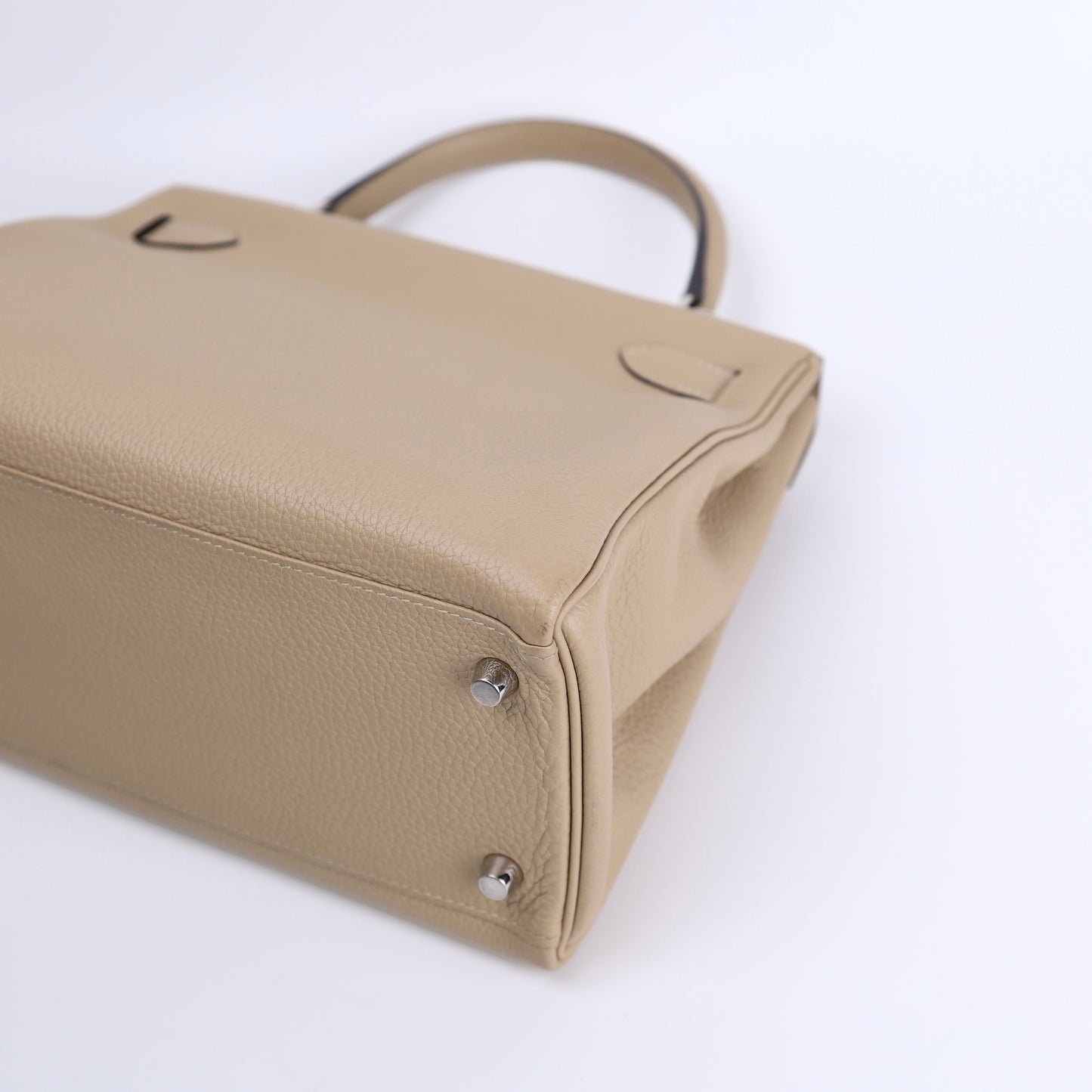 Hermes Kelly 28 Handbag in Togo Trench 2017，corner4
