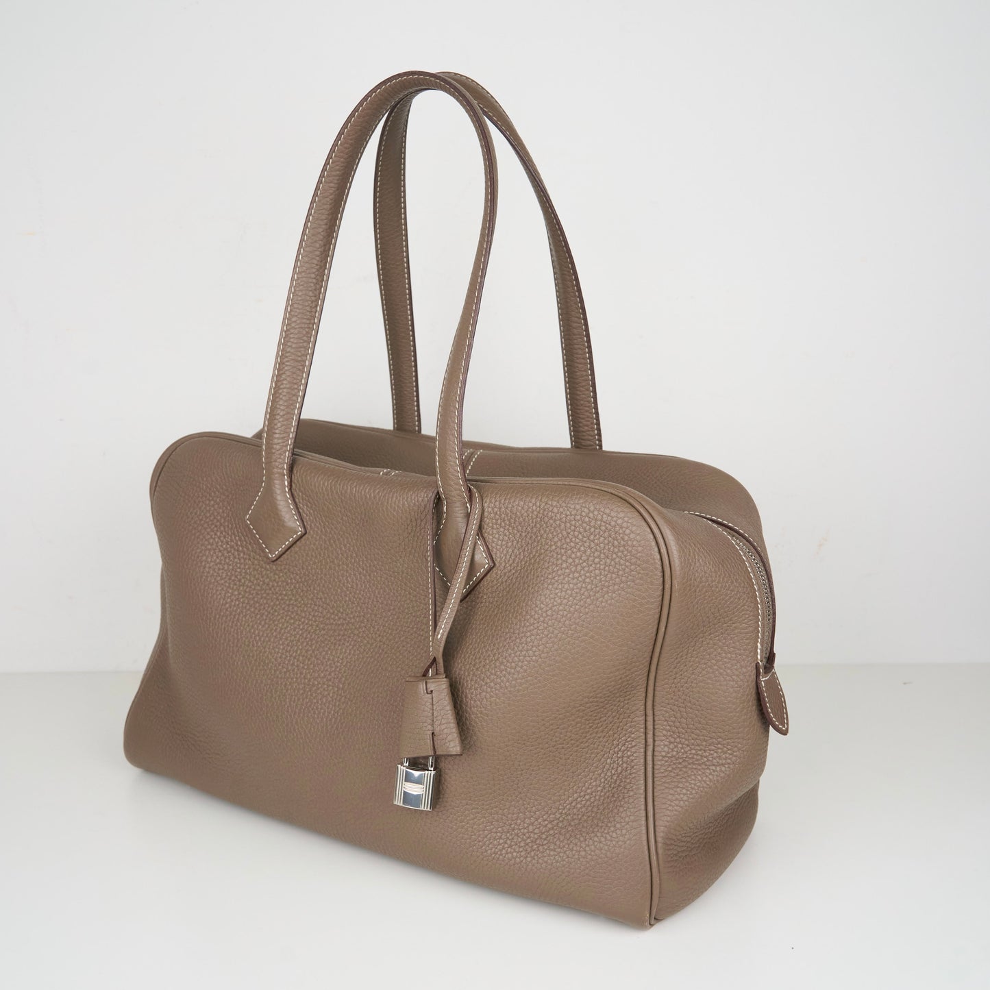 Hermes| Victoria 35 shoulder bag  Etoupe Taurillon Clemence 2016