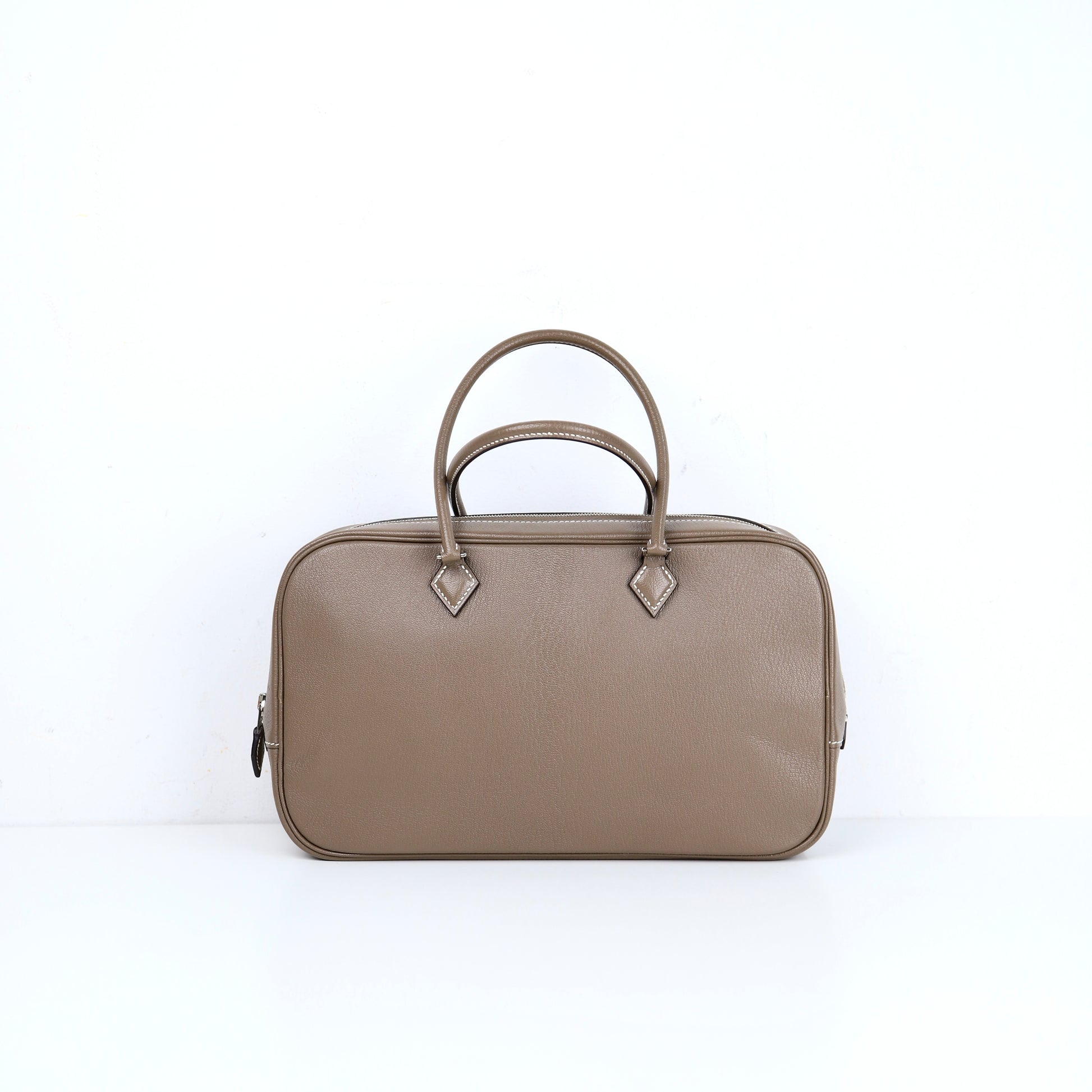 Hermes Plume elan 28 Handbag in Etoupe Chevre/Mysore 2016,front view