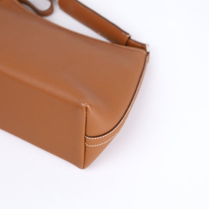 Hermes Berlingot Shoulder Bag in Togo Gold 2002, corner2