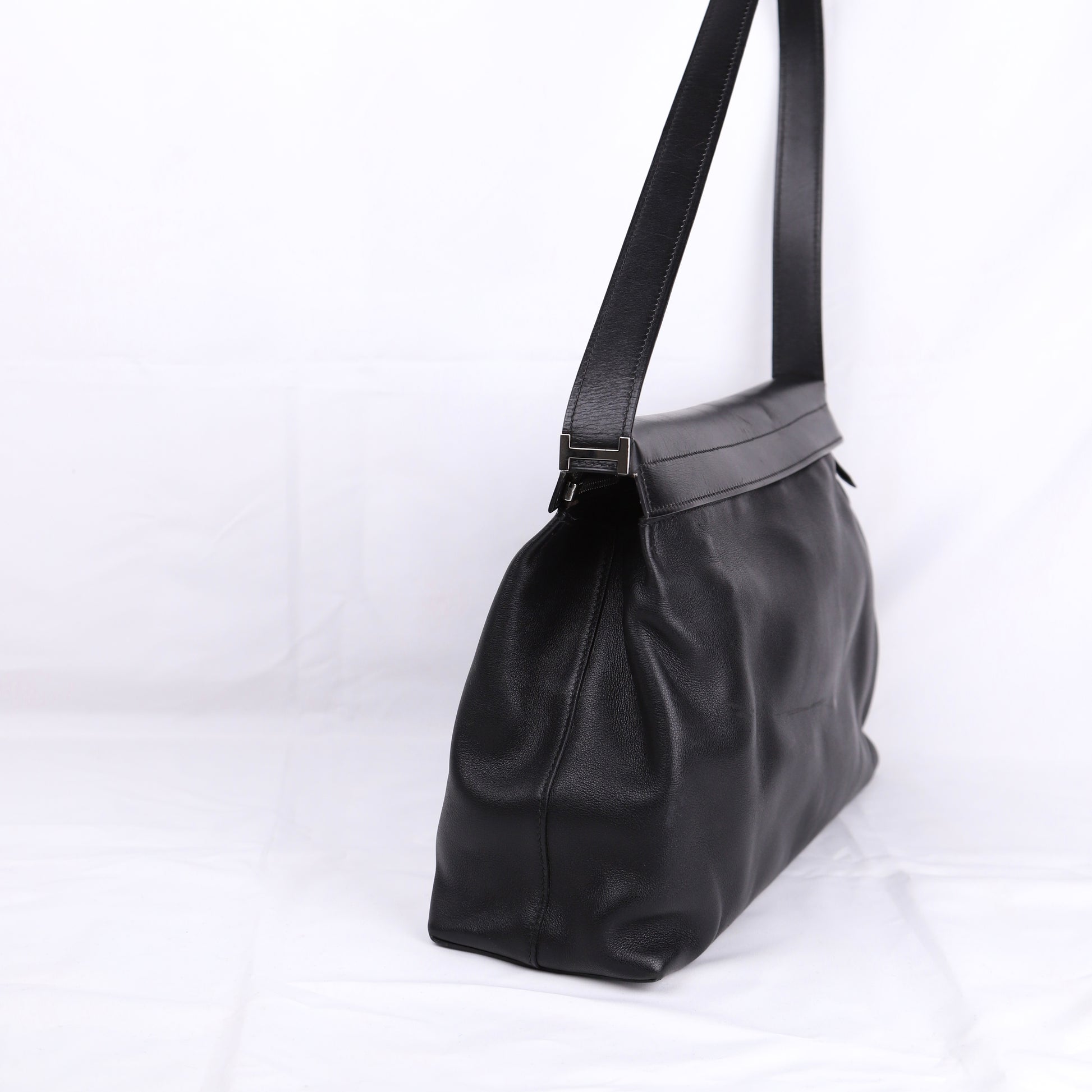 Hermes Yeoh Bag Shoulder bag in Gulliver Black 2001, left side