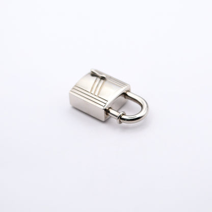 Hermes 1998 Limited Cadena Annee Aebre  Padlock Palladium Plated,side view 