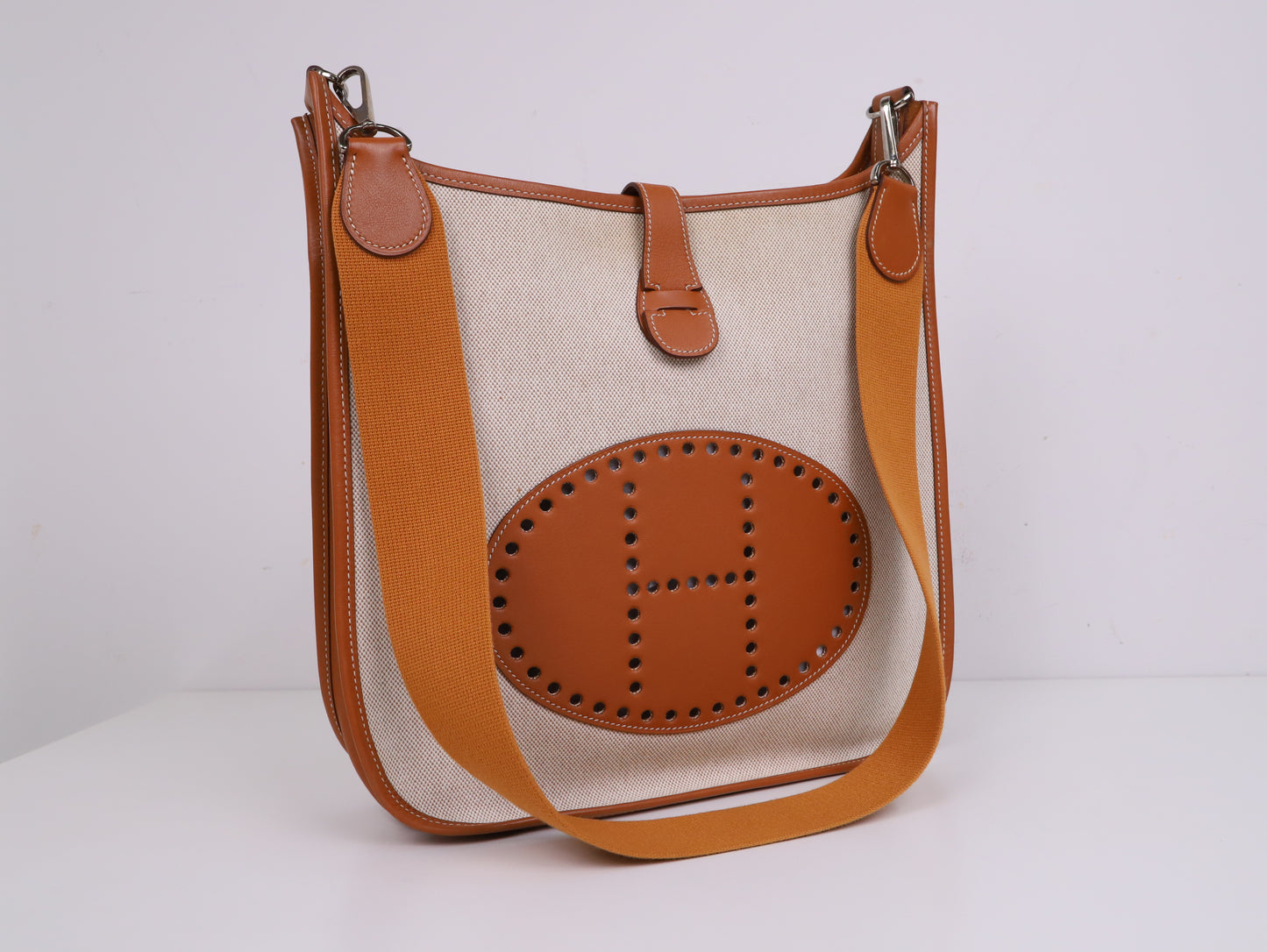 Hermes｜ Evelyne II GM Canvas Swift Gold